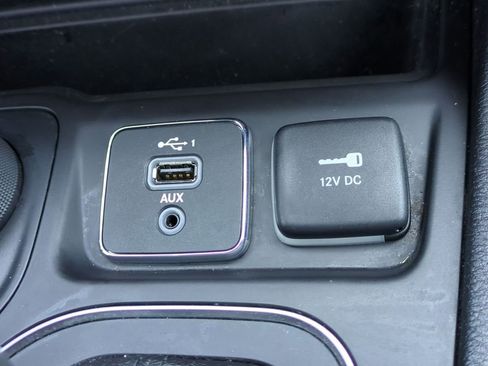 Used 2020 Jeep Cherokee High Altitude image 37