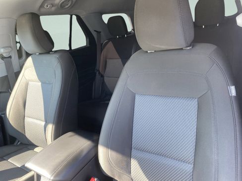 Used 2022 Ford Explorer XLT image 11