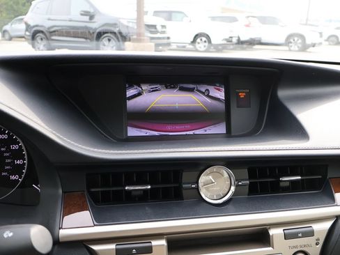 Used 2015 Lexus ES 350 w/ Luxury Package FWD image 20
