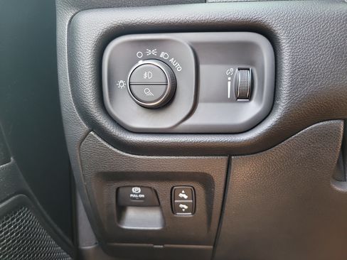 Used 2022 RAM 1500 Big Horn RWD image 32