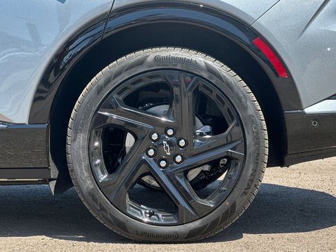 New 2025 Chevrolet Equinox EV RS image 25