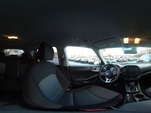 Used 2025 Kia Soul LX w/ Option Group 015 image 36