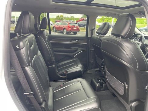 Used 2022 Jeep Grand Cherokee L Limited AWD/4WD image 15