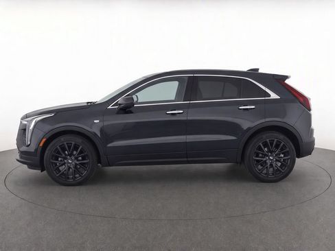 Used 2023 Cadillac XT4 Luxury w/ Cold Weather Package FWD image 6