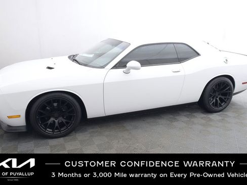 Used 2011 Dodge Challenger image 8