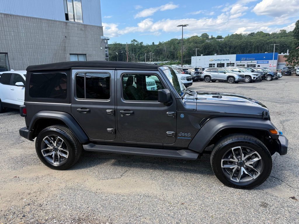 Used 2024 Jeep Wrangler Unlimited w/ Convenience Group AWD/4WD image 8