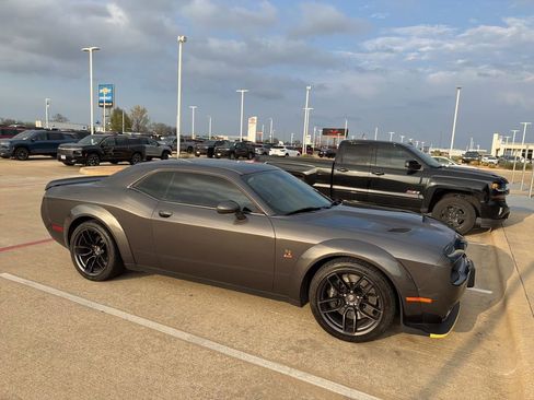Used 2021 Dodge Challenger R/T Scat Pack image 1