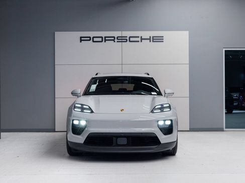 Certified 2026 Porsche Macan 4 Electric AWD/4WD image 10