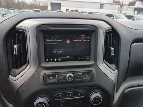 Used 2022 Chevrolet Silverado 1500 Custom image 10