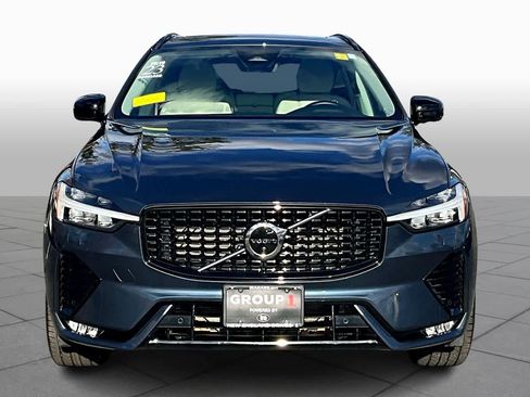 Certified 2023 Volvo XC60 B5 Plus w/ Climate Package image 3