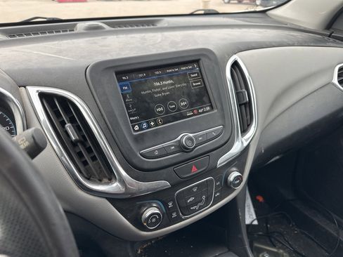 Used 2019 Chevrolet Equinox LS image 3