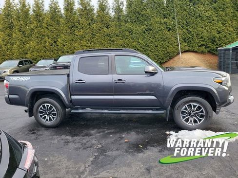 Used 2022 Toyota Tacoma TRD Sport image 8