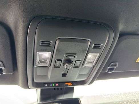 Used 2025 GMC Yukon Denali image 27