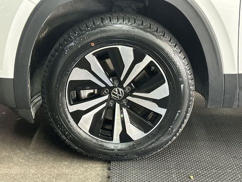 Used 2024 Volkswagen Atlas SE FWD image 11