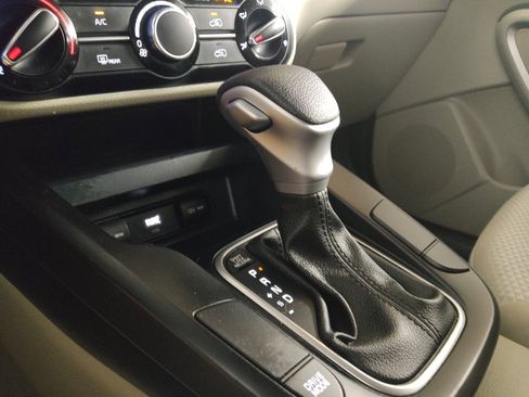 Used 2023 Kia Soul LX w/ LX Technology Package FWD image 26