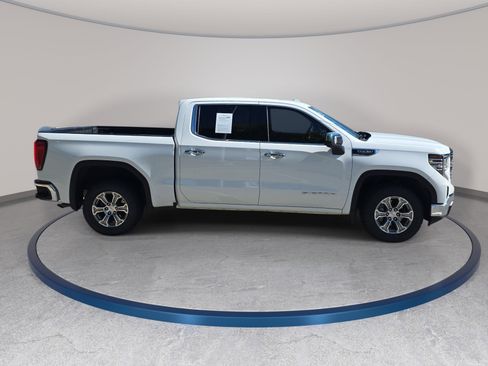 Used 2025 GMC Sierra 1500 SLT RWD image 4