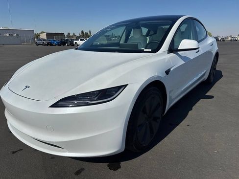 Used 2024 Tesla Model 3 Standard Range RWD image 1