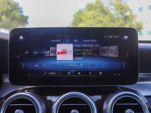 Used 2020 Mercedes-Benz GLC 300 image 34
