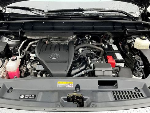 Used 2024 Toyota Highlander XLE image 31