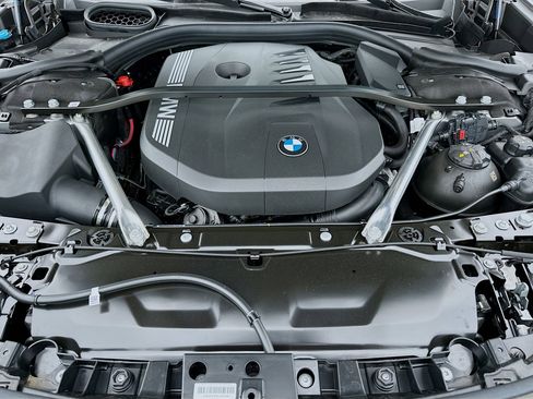 New 2026 BMW 740i w/ Premium Package RWD image 25