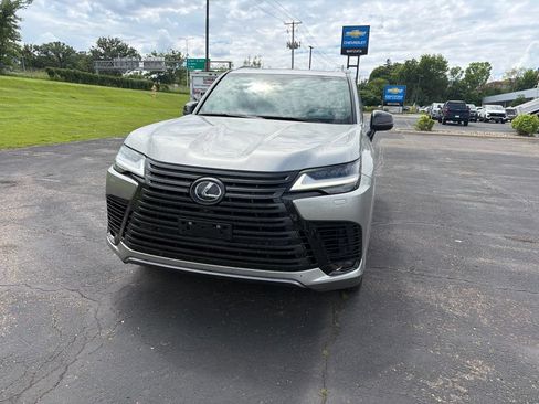 Used 2025 Lexus LX 700h Luxury w/ Appearance Package AWD/4WD image 4