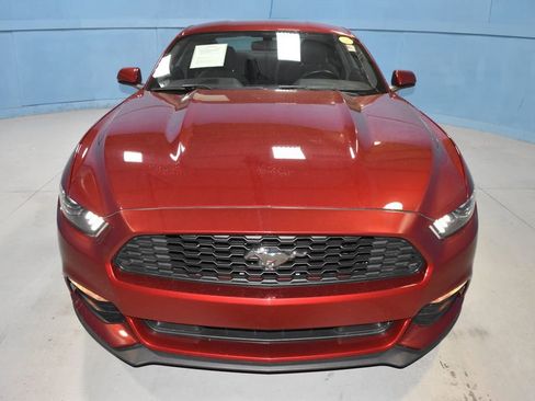 Used 2017 Ford Mustang Coupe image 19