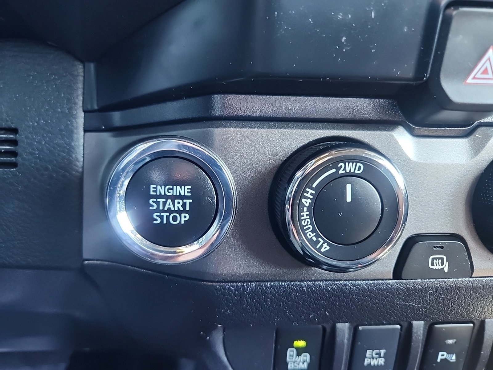 Used 2019 Toyota Tacoma TRD Sport AWD/4WD image 28