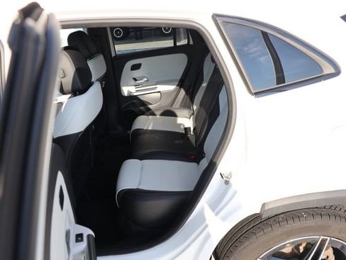 Used 2022 Mercedes-Benz GLA 250 4MATIC image 33