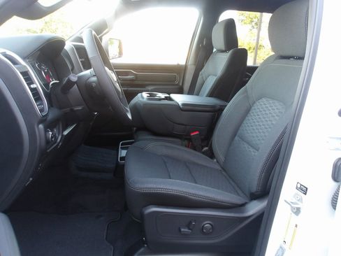 New 2026 RAM 1500 4x4 Crew Cab image 13