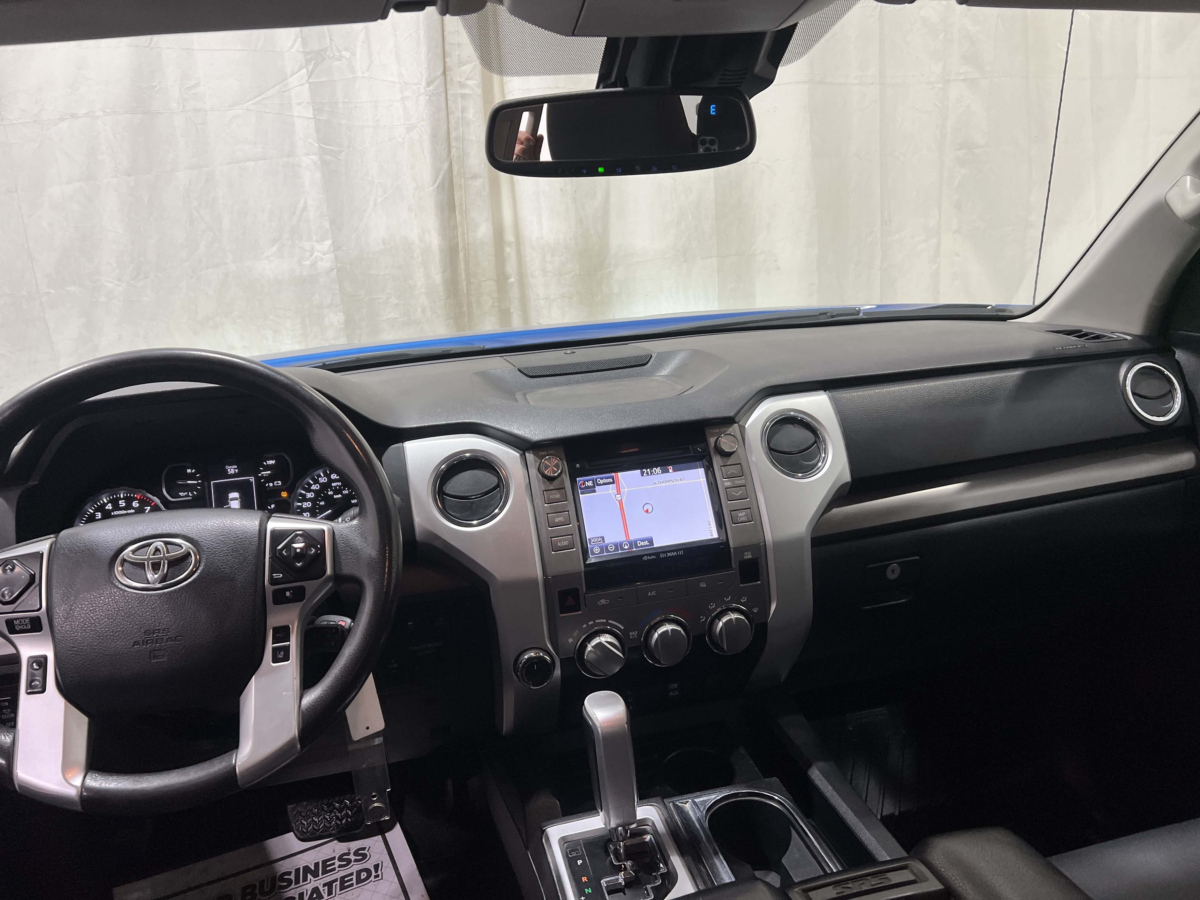 Used 2018 Toyota Tundra SR5 AWD/4WD image 7