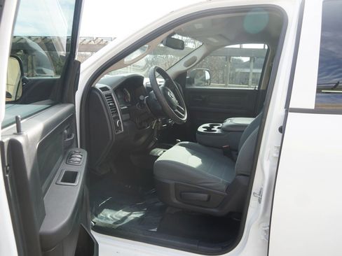 Used 2018 RAM 3500 Tradesman w/ Chrome Appearance Group image 29