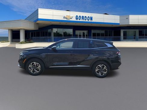 Used 2024 Kia Sportage LX AWD/4WD image 2