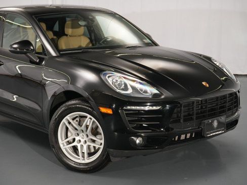 Used 2018 Porsche Macan AWD/4WD image 7