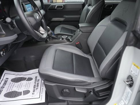 Used 2022 Ford Bronco Black Diamond w/ Sasquatch Package image 9