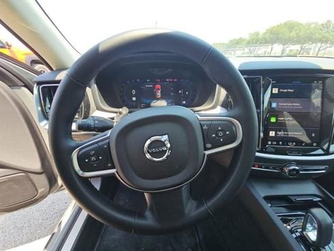 Used 2025 Volvo S60 B5 Core FWD image 4