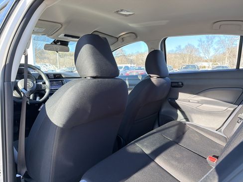 Used 2025 Nissan Versa S w/ Trunk Package image 26