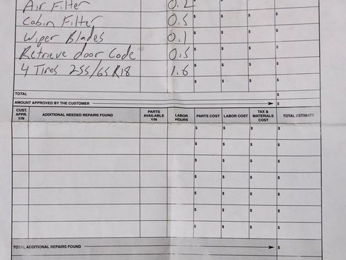 Certified 2022 Ford Explorer XLT w/ Equipment Group 202A image 5