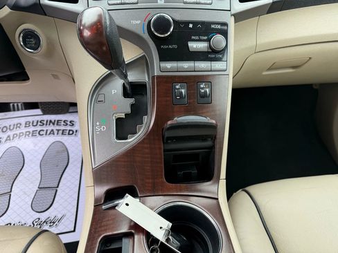 Used 2012 Toyota Venza XLE image 17