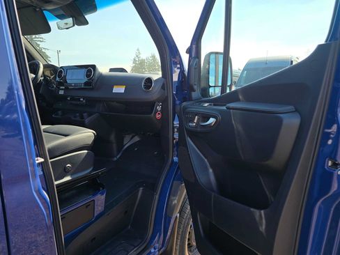 Used 2026 Mercedes-Benz Sprinter 2500 image 10