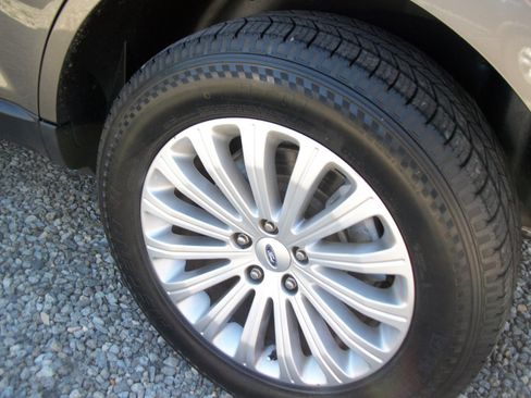 Used 2013 Ford Edge SEL image 14