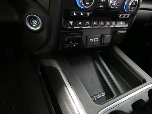 Certified 2022 GMC Sierra 3500 AT4 w/ AT4 Premium Plus Package AWD/4WD image 29