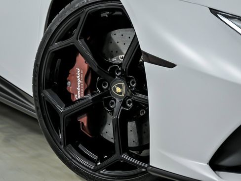 Used 2020 Lamborghini Huracan EVO AWD/4WD image 4