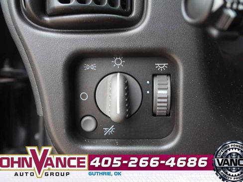 Used 2005 GMC TopKick C4500 2WD Crew Cab image 24