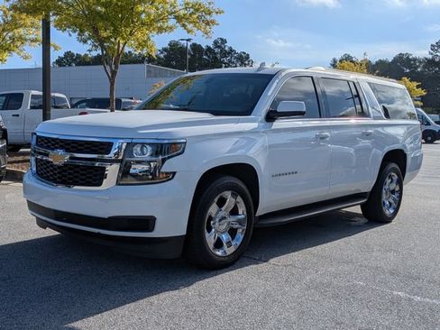 Used 2018 Chevrolet Suburban LS RWD image 7