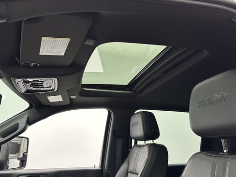 Used 2022 Chevrolet Silverado 3500 High Country image 5