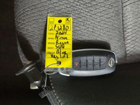 Used 2024 Nissan Rogue SV FWD image 23