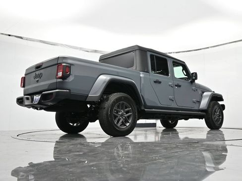 New 2026 Jeep Gladiator Sport AWD/4WD image 39