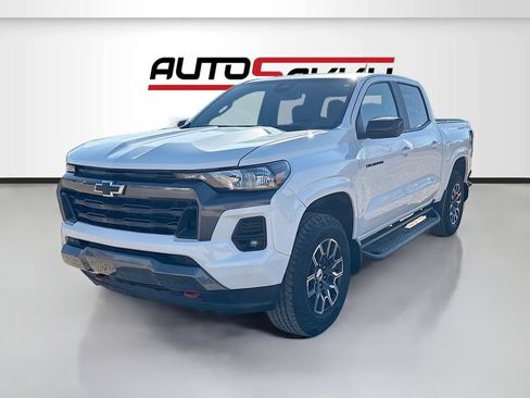 Used 2024 Chevrolet Colorado Z71 w/ Z71 Convenience Package 2 AWD/4WD image 3
