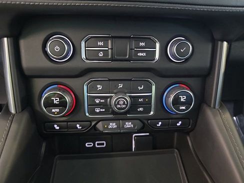 Used 2022 Chevrolet Tahoe LT w/ Luxury Package image 27