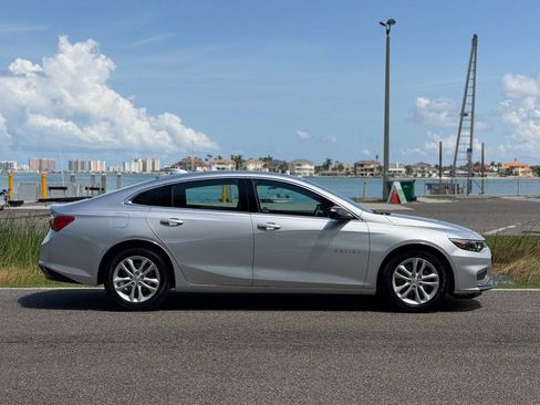 Used 2018 Chevrolet Malibu Hybrid w/ Leather Package FWD image 28